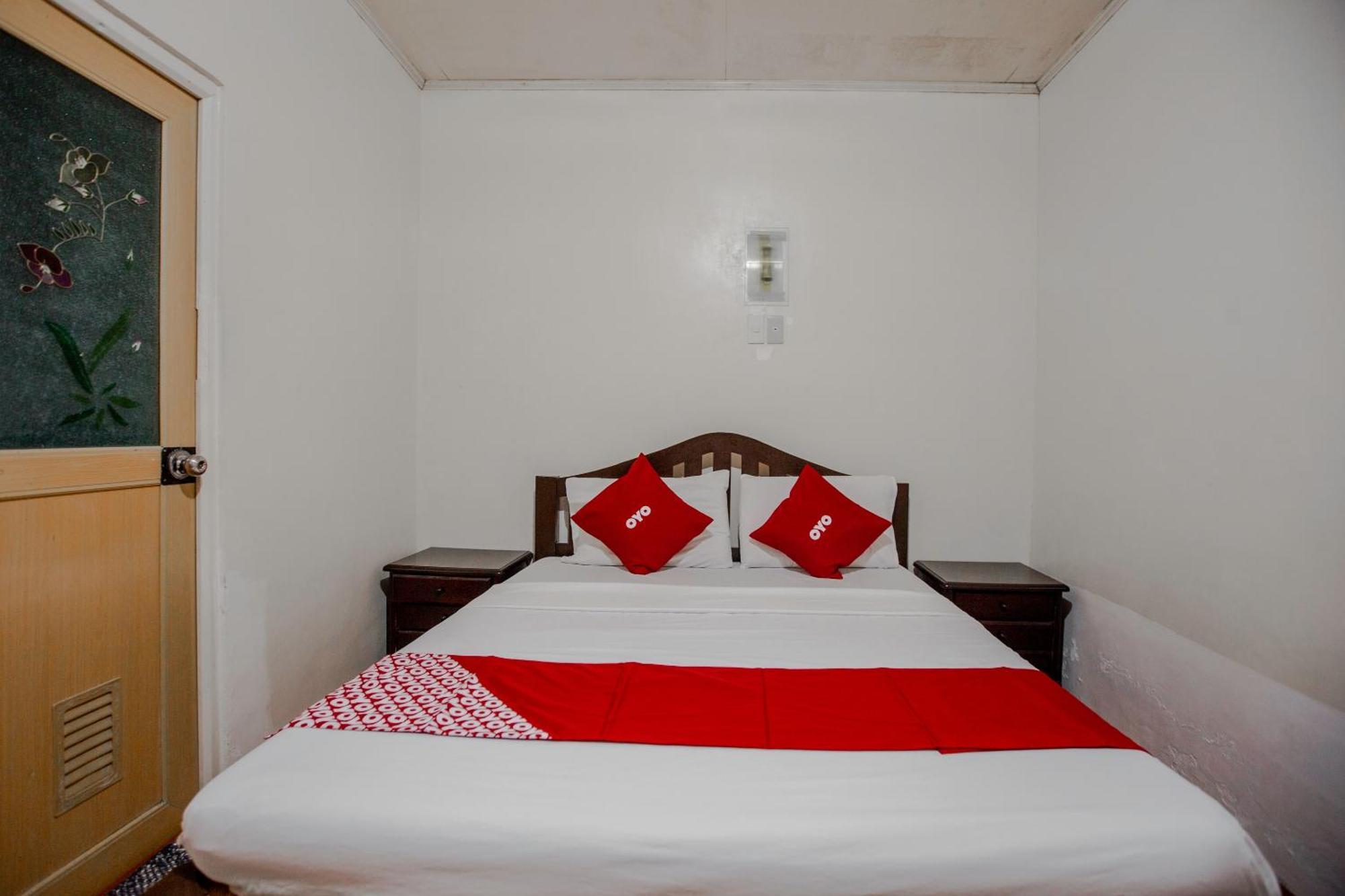 Oyo 741 Sierra Travellers Inn Tagaytay City Exterior foto