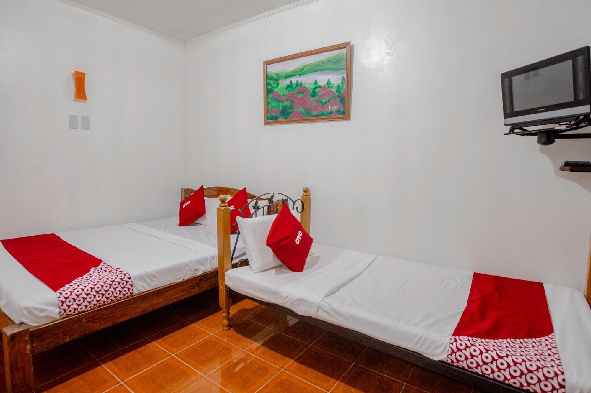 Oyo 741 Sierra Travellers Inn Tagaytay City Exterior foto