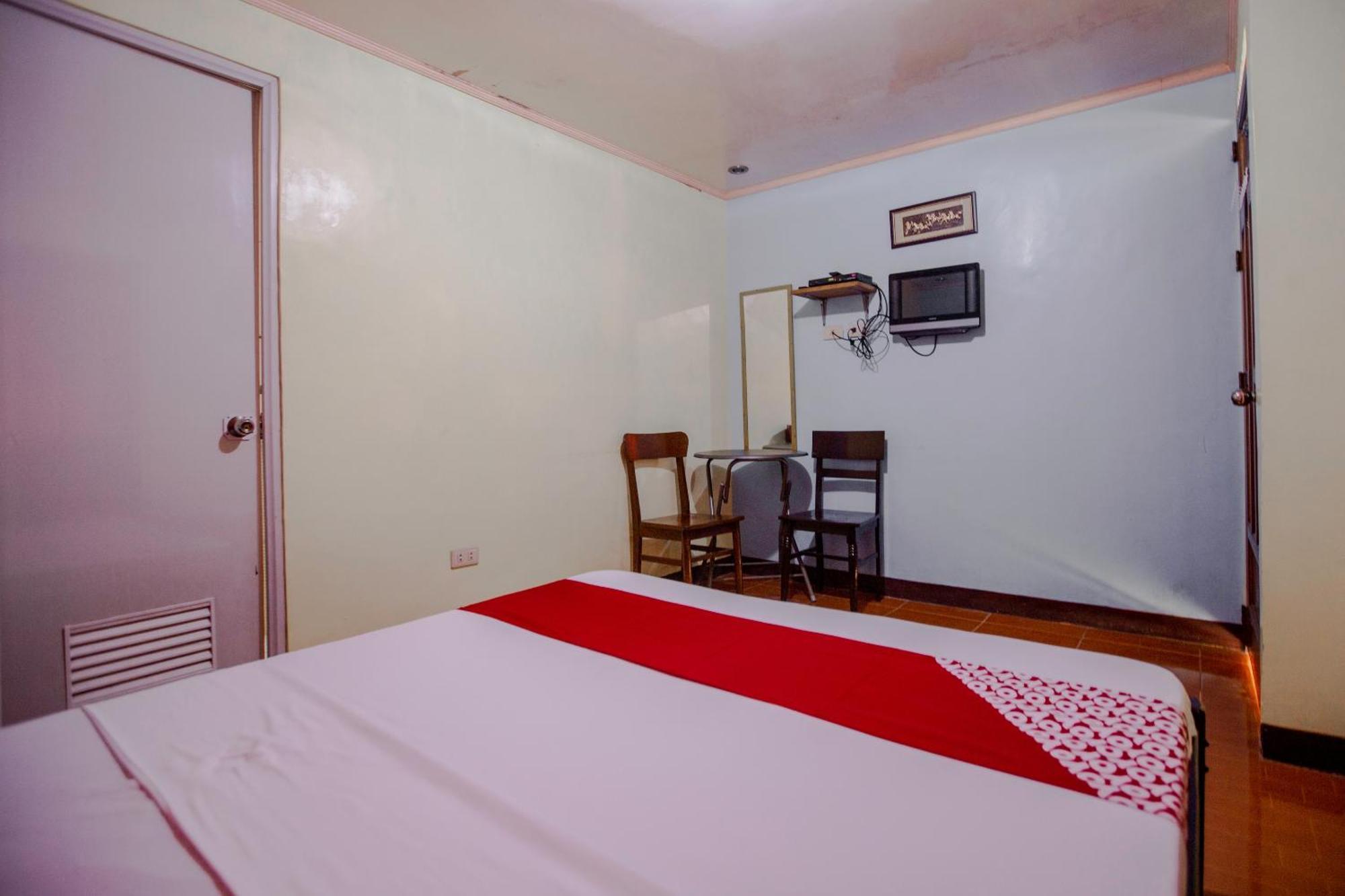 Oyo 741 Sierra Travellers Inn Tagaytay City Exterior foto
